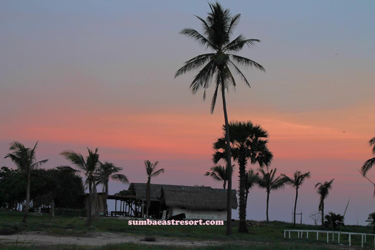 Wera Beach Kadumbul Extérieur photo