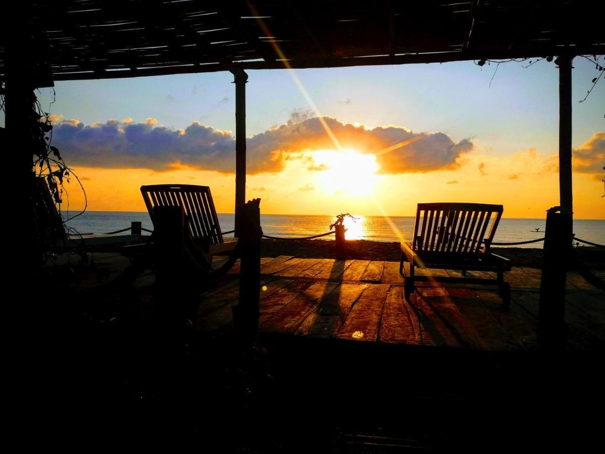 Wera Beach Kadumbul Extérieur photo
